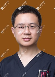 福州維樂口腔鼓樓店院長許長記 