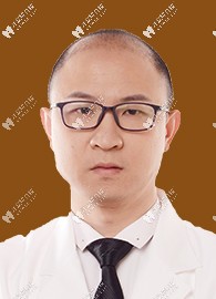 福州維樂口腔正畸主任吳和峰    